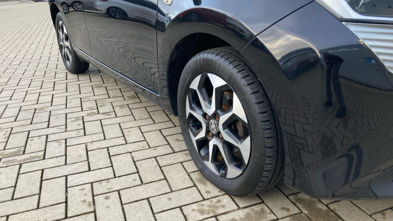 Toyota Aygo 1.0 VVT-i X-Plore 5dr Petrol Hatchback